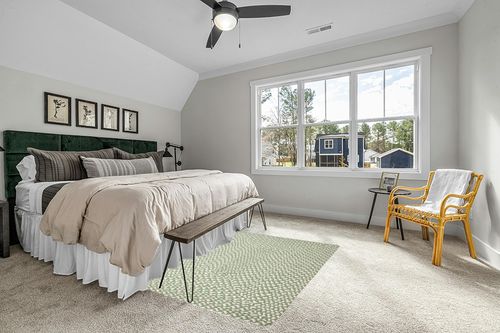 Super Area Rugs Tri-Color Cotton Farmhouse Braided Cotton Rug - Buffalo Check Green,White,Gray 5' x 7' Rectangle in Grey Traditional Bedroom with King Bed