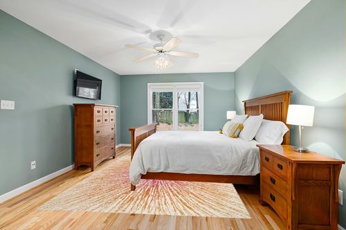 SAFAVIEH Evoke Collection 8' x 10' Fuchsia/Cream EVK228R Abstract Burst Non-Shedding Living Room Bedroom Dining Home Office Area Rug in Teal and Orange Wood Bedroom