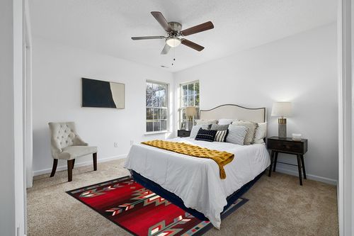 Home Dynamix Sagrada Southwest Area Rug 5x7 Black/Red/Ivory in White and Yellow Modern Bedroom