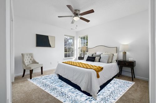 Bloom Rugs Caria Washable Non-Slip 8x10 Rug - Blue Traditional Area Rug for Living Room, Bedroom, Dining Room, and Kitchen - Exact Size: 7'8" x 10' in White and Yellow Modern Bedroom