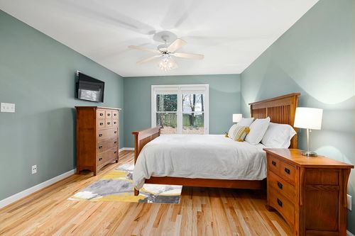 Rugshop Evora Contemporary Modern Circles Area Rug 5' x 7' Yellow in Teal and Orange Wood Bedroom