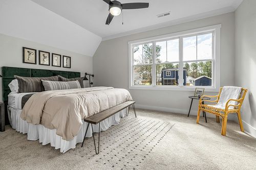 JONATHAN Y MOH400A-5 Pele Modern Geometric Shag Indoor Area-Rug Bohemian Polka Dot Easy-Cleaning Bedroom Kitchen Living Room Non Shedding, 5 X 8, White/Black in Grey Traditional Bedroom with King Bed
