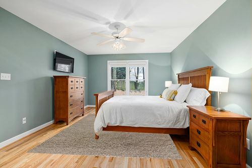 Superior Indoor Large Shag Area Rug, Modern Fuzzy Soft Cozy Shaggy Rug for Living/Dining Room, Bedroom, Office, Entryway, Kitchen, Dorm, Playroom, Kids, Nursery, Textured Rugs, 8' x 10', Beige in Teal and Orange Wood Bedroom