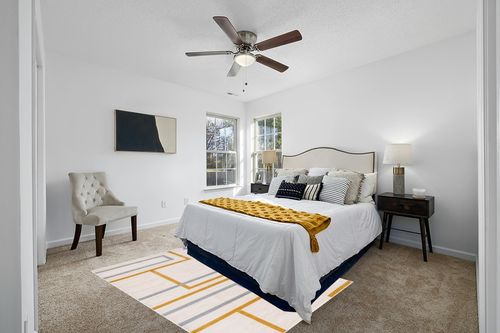 Well Woven Fiora Gold Modern Geometric Stripes & Boxes Pattern Area Rug 5x7 (5'3" x 7'3") in White and Yellow Modern Bedroom