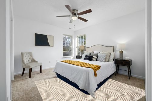 nuLOOM Vania Chevron Jute Area Rug, 8' Round, Off-white in White and Yellow Modern Bedroom