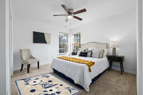 HomeRoots 4' X 6' Blue and Grey Floral Stain Resistant Non Skid Area Rug in White and Yellow Modern Bedroom