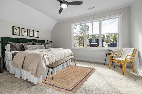 nuLOOM Tera Petals Braided Jute Area Rug, 5x8, Blue in Grey Traditional Bedroom with King Bed