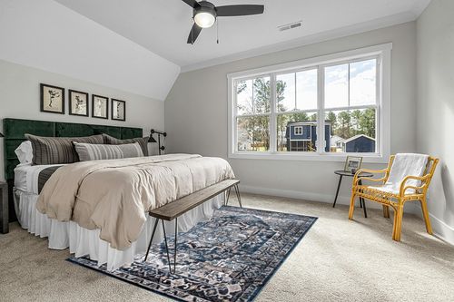 Bloom Rugs 6 x 10 Rug - Teal/Tan Traditional Persian Area Rug for Living Room, Bedroom, Dining Room, and Kitchen - Exact Size: 6' x 9' in Grey Traditional Bedroom with King Bed