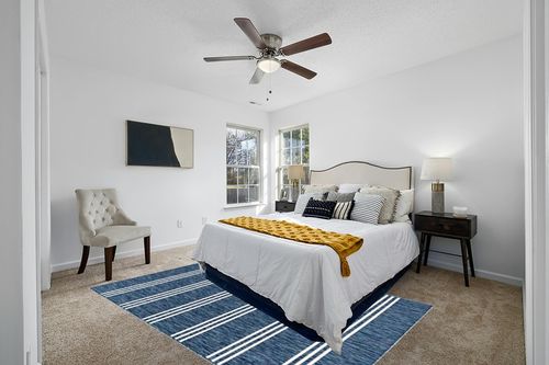 Unique Loom Jill Zarin Outdoor Collection Area Rug - Anguilla (6' 1'' x 9' Rectangle, Blue/ Ivory) in White and Yellow Modern Bedroom