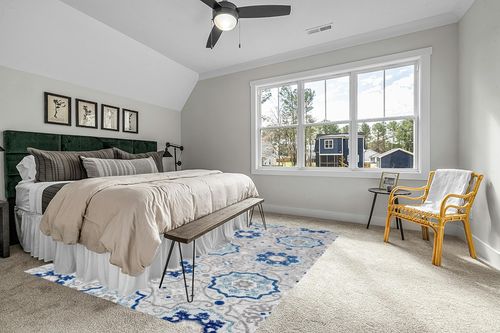 JONATHAN Y AMC101A-8 Mediterranean Medallion Indoor Outdoor Area-Rug Bohemian Floral Easy-Cleaning High Traffic Bedroom Kitchen Backyard Patio Porch Non Shedding, 8 X 10, Blue/Gray in Grey Traditional Bedroom with King Bed