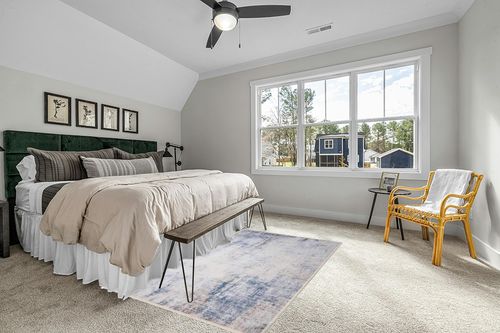 YIHOUSE 5×8 Feet Area Rugs Washable Rug Nonslip Vintage Distressed Rug Abstract Art Blue Small Rug for Living Room Bedroom Dining Room Office Low-Pile Floor Decoration Carpet in Grey Traditional Bedroom with King Bed