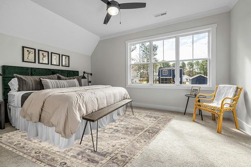 Loloi II Hathaway Collection HTH-05 Steel/Ivory, Traditional 9'-0" x 12'-0" Area Rug in Grey Traditional Bedroom with King Bed