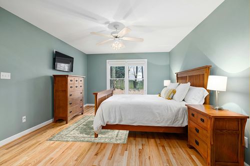 Valenrug Washable Rug 5x7 - Ultra Thin Green Collection Area Rug, Stain Resistant Non-Skid Rugs for Living Room, Antique Bedroom Rugs(5'x7', TPR40-Green) in Teal and Orange Wood Bedroom