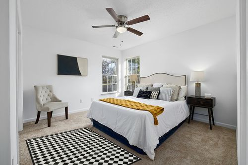 nuLOOM Myka Checkered Indoor/Outdoor Area Rug, 4x6, Black and White in White and Yellow Modern Bedroom