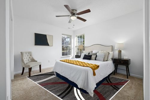 Rugshop Modern Wavy Circles Design Area Rug 7' 10" x 10'2" Red in White and Yellow Modern Bedroom