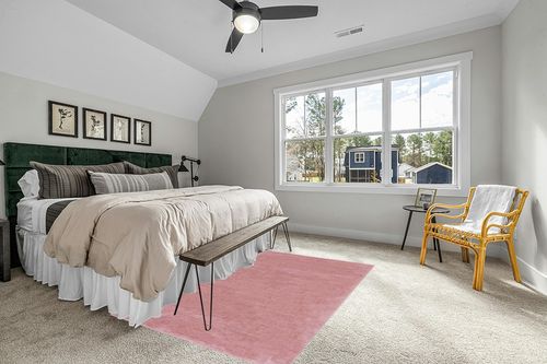 Safavieh Vision Collection Area Rug - 5'3" x 7'7", Pink, Modern Solid Design, Non-Shedding & Easy Care, Ideal for High Traffic Areas in Living Room, Bedroom (VSN102U) in Grey Traditional Bedroom with King Bed