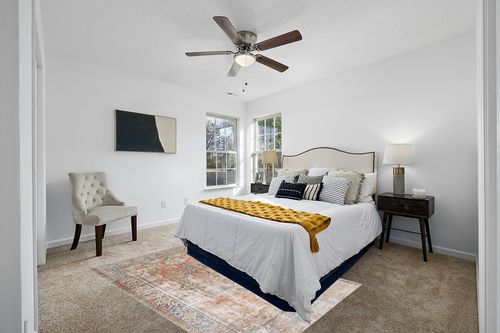 ‎Terracotta / Sky ‎Traditional ‎Stain-resistant ‎Living Room, Bedroom, Dining Room ‎Area Rug in White and Yellow Modern Bedroom