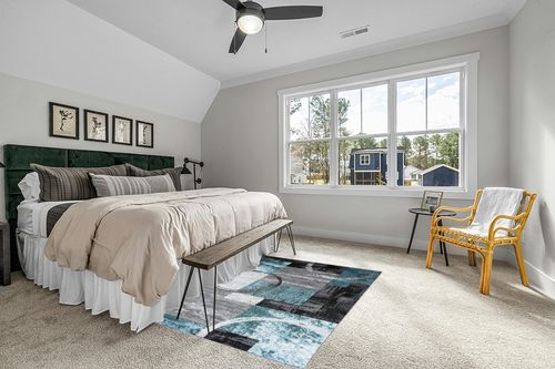 Grey Modern Washable,Stain Resistant Kitchen, Bedroom, Living Room, Home Office, Dining Room Area Rug in Grey Traditional Bedroom with King Bed