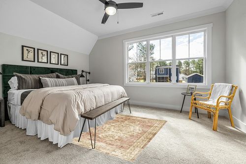vivorug Washable Rug, Ultra Soft Area Rug 5x7, Non Slip Boho Rug Foldable, Stain Resistant Rugs for Living Room, Bohemian Floral Medallion (Pink/Grey, 5'x7') in Grey Traditional Bedroom with King Bed