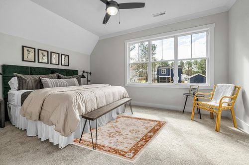 Mark&Day Area Rugs, 5x7 Cherry Valley Traditional Burnt Orange Area Rug, Burnt Orange Carpet for Living Room, Bedroom or Kitchen (5' x 7'5") in Grey Traditional Bedroom with King Bed