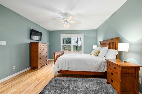 nuLOOM Transitional Persian Delores Area Rug, 4x6, Dark Grey in Teal and Orange Wood Bedroom