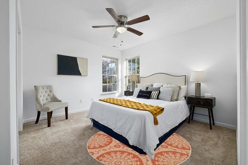 Unique Loom Outdoor Botanical Collection Area Rug - Medallion (6' 1" Round, Terracotta/ Beige) in White and Yellow Modern Bedroom