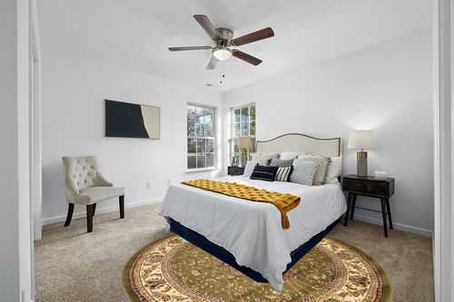 SAFAVIEH Lyndhurst Collection 8' Round Sage / Ivory LNH329B Traditional Oriental Non-Shedding Dining Room Entryway Foyer Living Room Bedroom Area Rug in White and Yellow Modern Bedroom