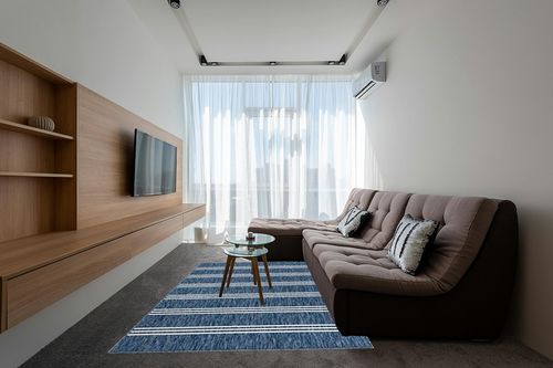 Unique Loom Jill Zarin Outdoor Collection Area Rug - Anguilla (6' 1'' x 9' Rectangle, Blue/ Ivory) in Grey Living Room with Brown Couch