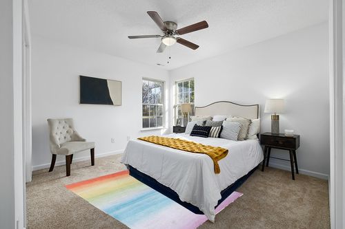 Well Woven Kids Rugs Sunrise 5' x 7' Multi Color Modern Printed Machine Washable Area Rug in White and Yellow Modern Bedroom