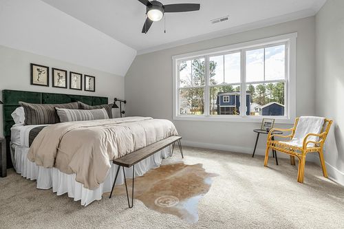 Genuine Palomino White and Beige Cowhide Rug 6 x 7-8 ft. 180 x 240 cm in Grey Traditional Bedroom with King Bed