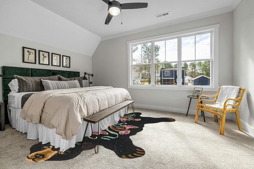 Hand Tufted Black Bear Rug Skin Animal Rug Skin Wall Hanging for Bedroom Guest Room Handwoven Bath Rug Kids Rugs (9×12 Feet) in Grey Traditional Bedroom with King Bed