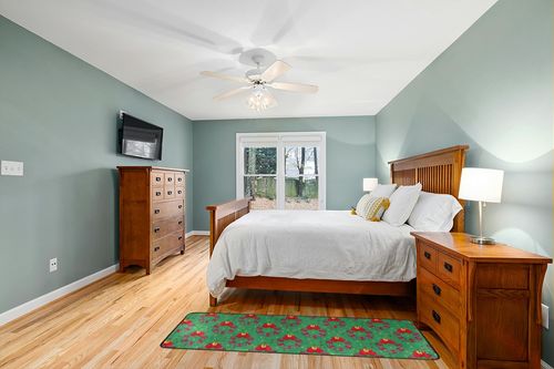 Christmas Wreath Area Rug Non Skid, Xmas Red Bow Washable Hallway Runner Rugs Laundry Room Rug Mats Soft Kitchen Absorbent Floor Mat Carpet for Entrance Bedroom Living Room 72x24in in Teal and Orange Wood Bedroom