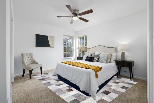 Sunshine Cowhides Cowhide Designer Rug Grey 9x11' in White and Yellow Modern Bedroom