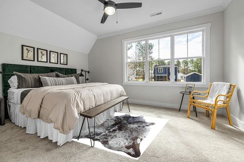 Sunshine Cowhides Genuine Salt and Pepper Longhorn Tricolor Cowhide Rug - Luxurious Cow Rug for Bedroom, Living Room, and Home Decor Enthusiasts - Stylish Masterpiece - 6x7ft (180x210cm) in Grey Traditional Bedroom with King Bed