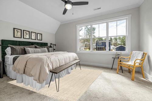 nuLOOM 8x10 Daniela Jute Tassel Hand Woven Area Rug, Off White, Solid Chunky Farmhouse Design, Natural Fiber, For Bedroom, Dining Room, Living Room, Hallway, Office, Entryway in Grey Traditional Bedroom with King Bed