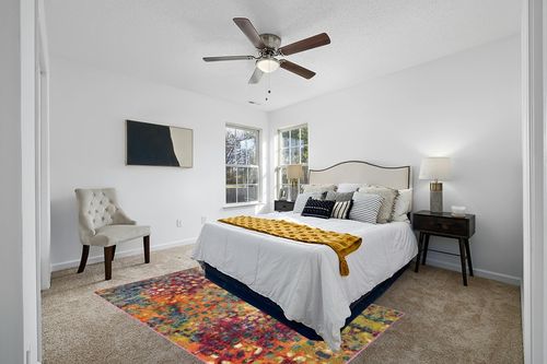 Unique Loom Jardin Collection Colorful, Vibrant, Abstract, Modern Area Rug, 5 ft 0 x 8 ft 0 Rectangular, Multi/Blue in White and Yellow Modern Bedroom