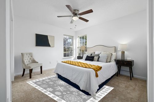 Christmas Snowflake Area Rug Rectangle Carpets Abstract Geometry,Non Slip Floor Mats Carpet Washable Indoor Doormats Accent Mat Grey White Home Decor Non-Shedding Area Rugs 60x96In in White and Yellow Modern Bedroom
