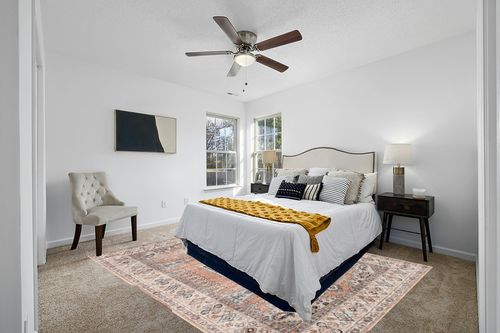 Ultra-Thin Antique Collection Area Rug in White and Yellow Modern Bedroom