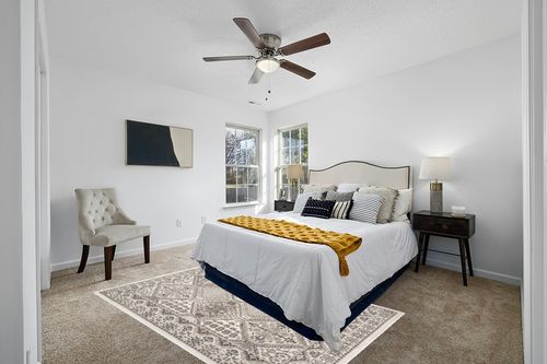 nuLOOM Becca Traditional Tiled Area Rug, 5x8, Beige in White and Yellow Modern Bedroom