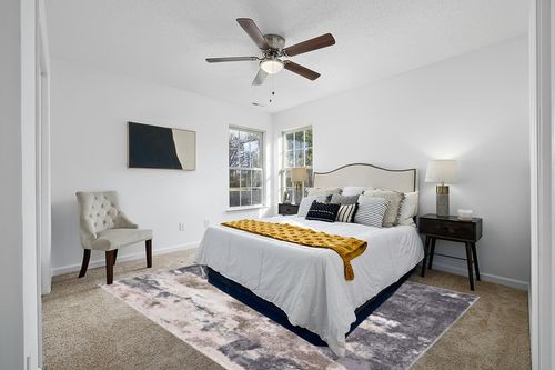LUXE WEAVERS Euston Collection Gray-Gray 8x10 Modern Abstract Area Rug in White and Yellow Modern Bedroom