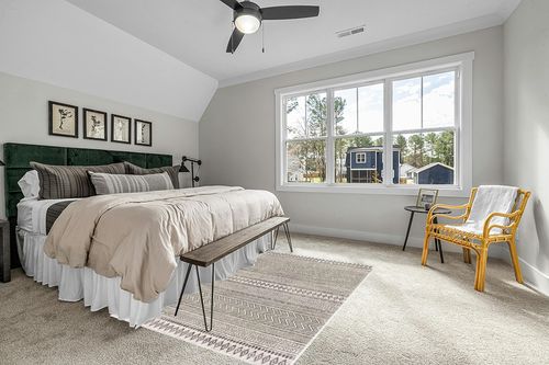Mark&Day Outdoor Rugs, 5x7 Antibes Bohemian Indoor/Outdoor Black Area Rug, Non Shedding Black White Carpet for Patio, Porch, Deck, Bedroom, Living Room or Kitchen (5'3" x 7'7") in Grey Traditional Bedroom with King Bed