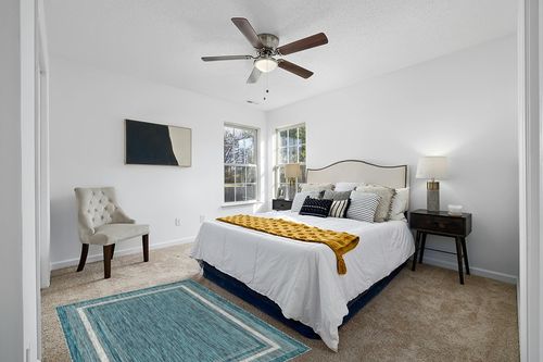 Unique Loom Outdoor Border Collection Area Rug - Soft Border (4' 1" x 6' 1" Rectangle, Teal/ Ivory) in White and Yellow Modern Bedroom