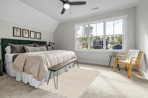 Momeni Charles Wool Hand Tufted Contemporary Indoor Area Rug, Taupe, 5' X 8' in Grey Traditional Bedroom with King Bed