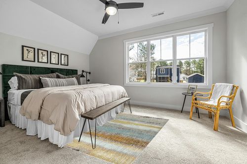 JONATHAN Y CTP105A-5 Contemporary POP Modern Abstract Vintage Indoor Area-Rug Bohemian Easy-Cleaning High Traffic Bedroom Kitchen Living Room Non Shedding, 5 X 8, Cream/Yellow in Grey Traditional Bedroom with King Bed