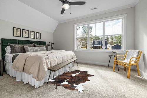bonanza leathers Genuine Cowhide Rug Tricolor Brindle Size S/L/XL 5X6/6X7/7X8 FT (7X8) in Grey Traditional Bedroom with King Bed