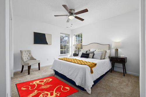 ALAZA Two Dragon and Yin-yang Symbol Red Area Rug for Living Room Bedroom, Non-Slip Rug for Home Decor 5'3"x4' in White and Yellow Modern Bedroom