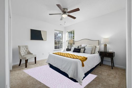 Safavieh Faux Hide Collection Area Rug - 5' x 8', Ivory & Pink, Leopard Rustic Design, Non-Shedding & Easy Care, Machine Washable Ideal for High Traffic Areas in Living Room, Bedroom (FAH505B) in White and Yellow Modern Bedroom