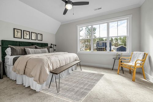 Weinert Oriental Black/White Area Rug Union Rustic Rug Size: Rectangle 5' x 8' in Grey Traditional Bedroom with King Bed