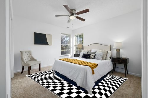 Leenevs Black White Checkered Rug Runner Rug 8 ' x 10' Area Rugs Soft Modern Indoor Shaggy Area Rug for Bedroom Livingroom Dorm Kids Room Home Decorative, Non-Slip Plush Fluffy Furry Fur Rugs in White and Yellow Modern Bedroom