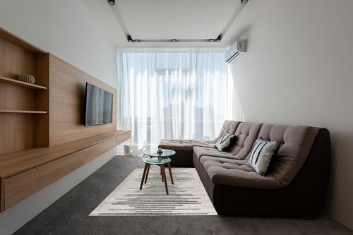 JONATHAN Y MOH205A-5 Aya Berber Stripe Geometric Indoor Farmhouse Area-Rug Bohemian Minimalistic Striped Easy-Cleaning Bedroom Kitchen Living Room Non Shedding, 5 X 8, Cream,Gray in Grey Living Room with Brown Couch